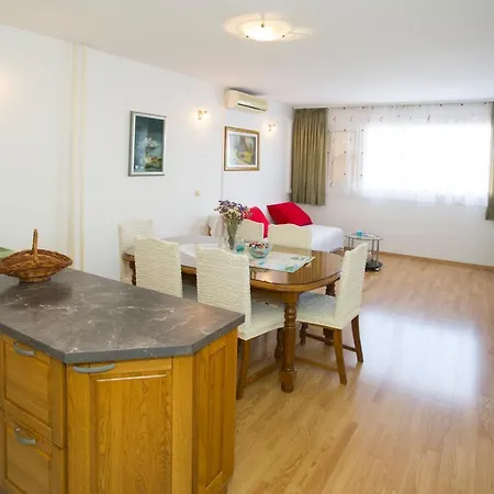 Polanda Apartment Split